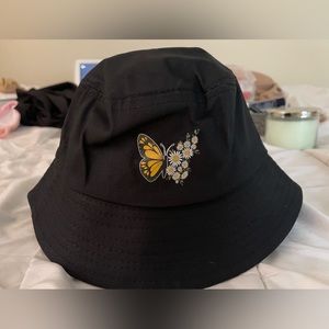 Bucket hat